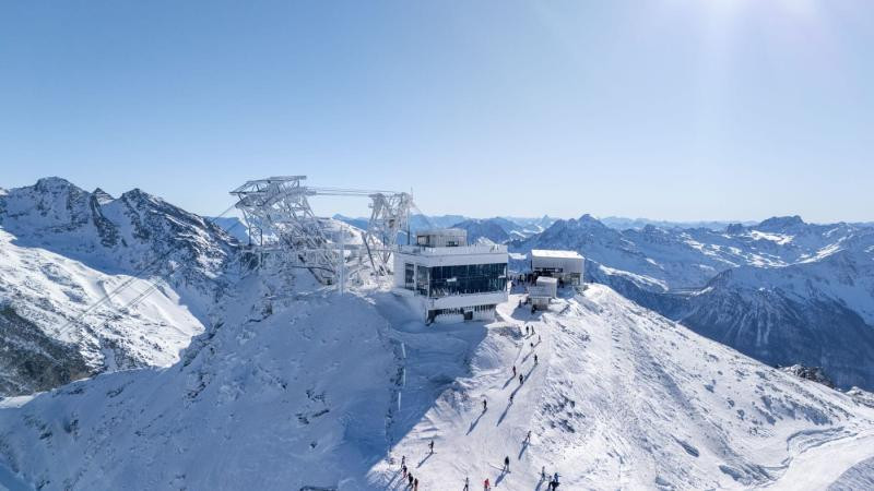 Aperitif at the Summit