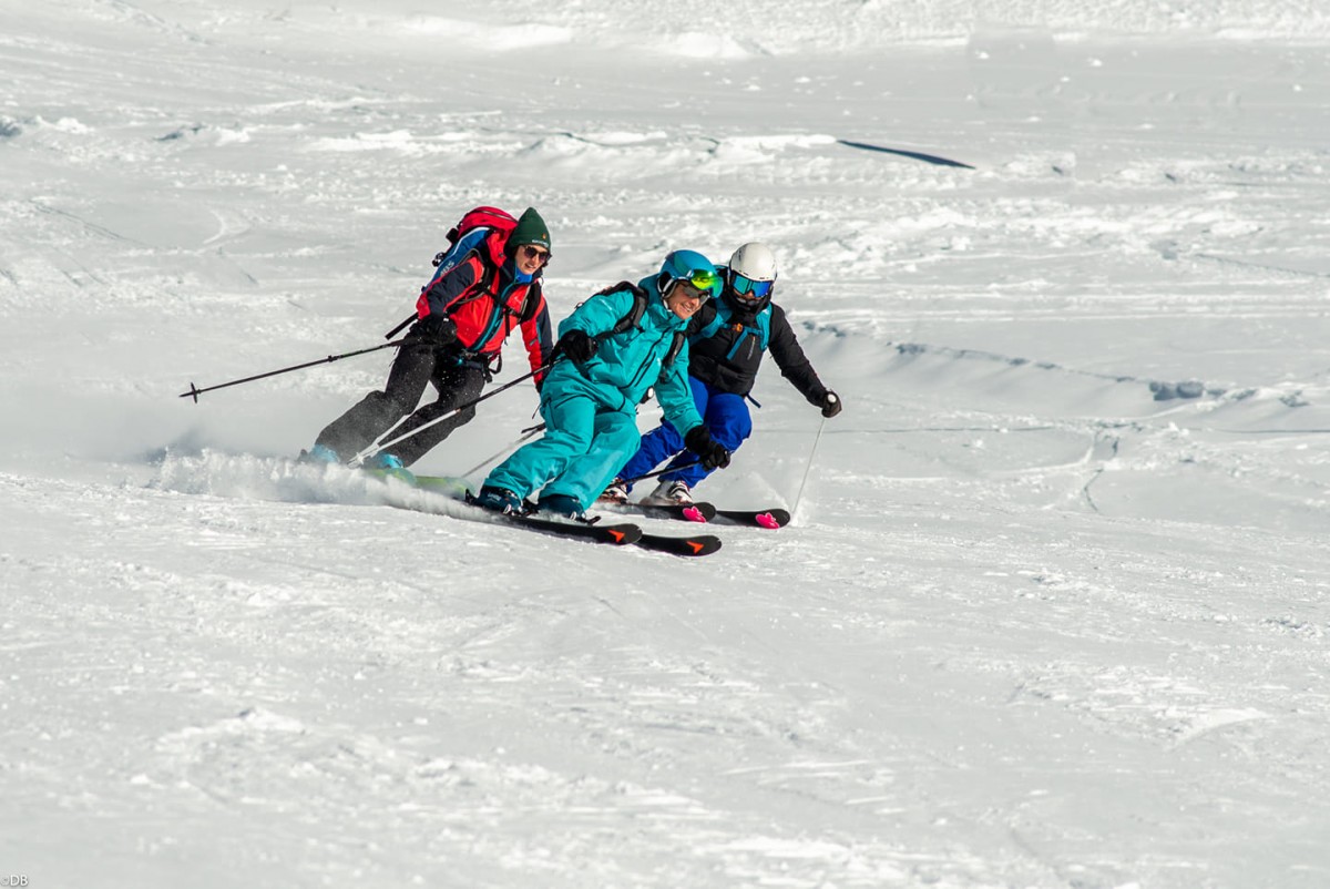 Adult & teens group ski classes
