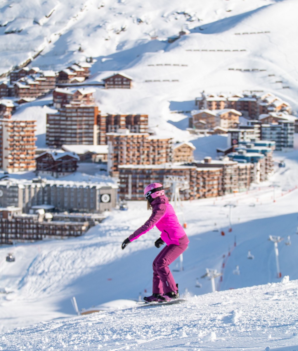 SNOWBOARD