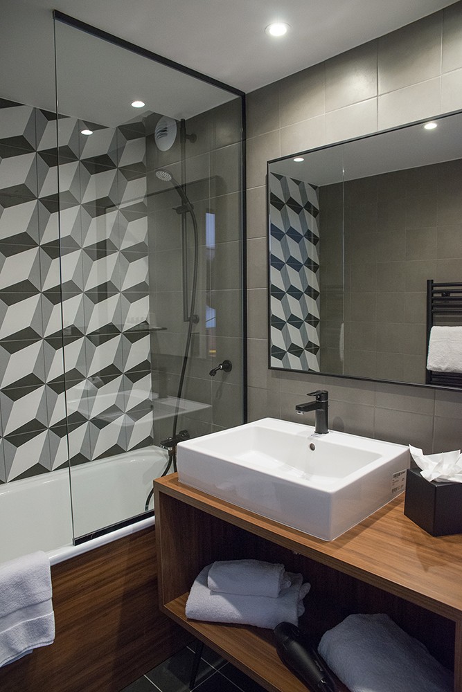 °F7 Bathroom °F7 Bathroom