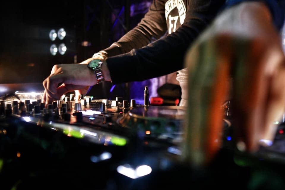 °F7 Live music and Dj LE ZINC dj °F7 Live music and Dj LE ZINC dj