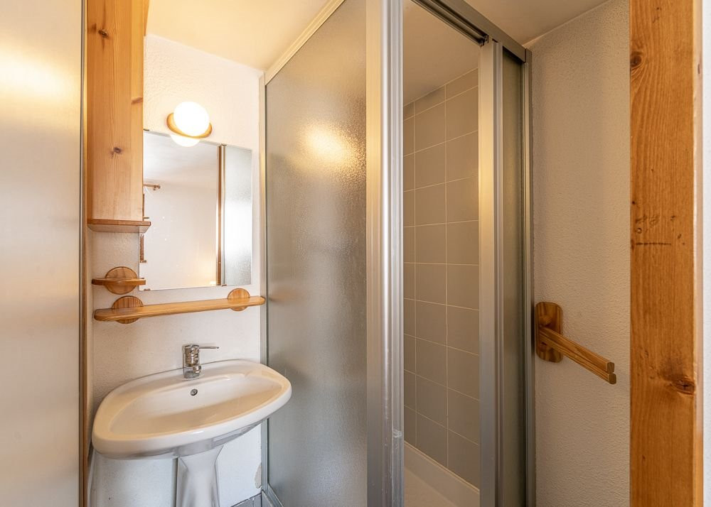 _clients_227360001_photos_166h_16862309