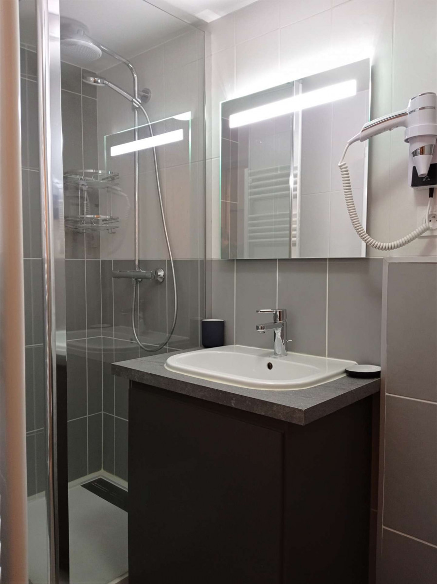 _clients_227360001_photos_48p_18168161