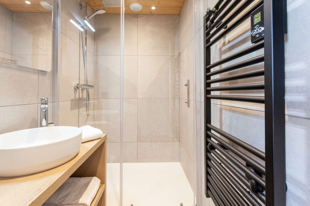 _clients_227360001_photos_71h_16037025