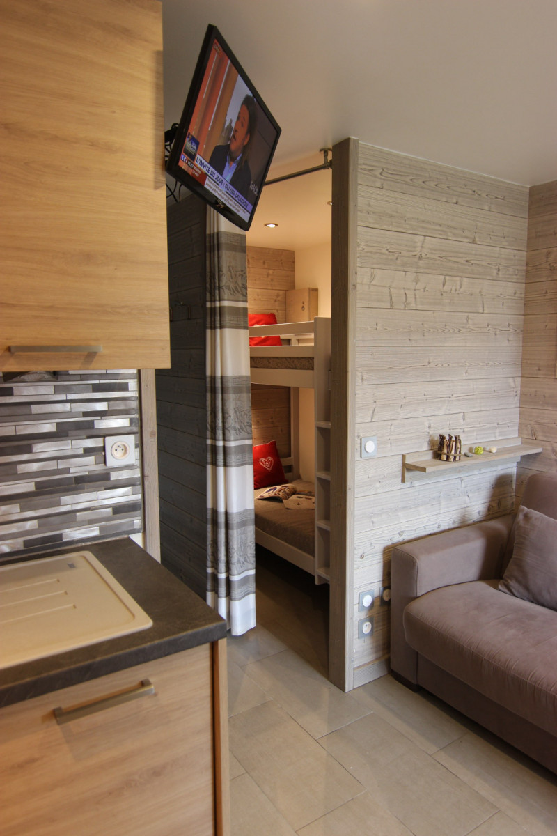 _lv_images__lot_0000041102_06_15641118