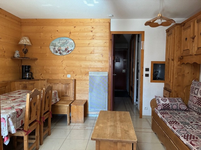 _lv_images__lot_0000090504_02_15020734