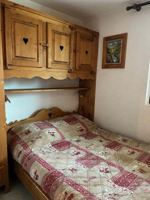 _lv_images__lot_0000090504_03_16366182