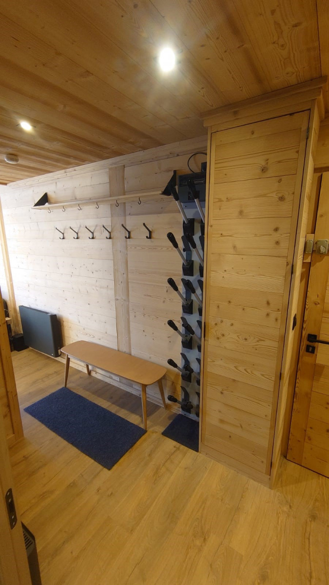 _lv_images__lot_0000170206_03_15862748