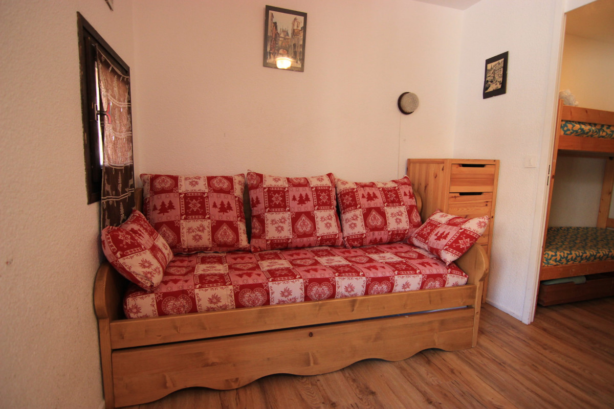 _lv_images__lot_0000200156_01_16285758