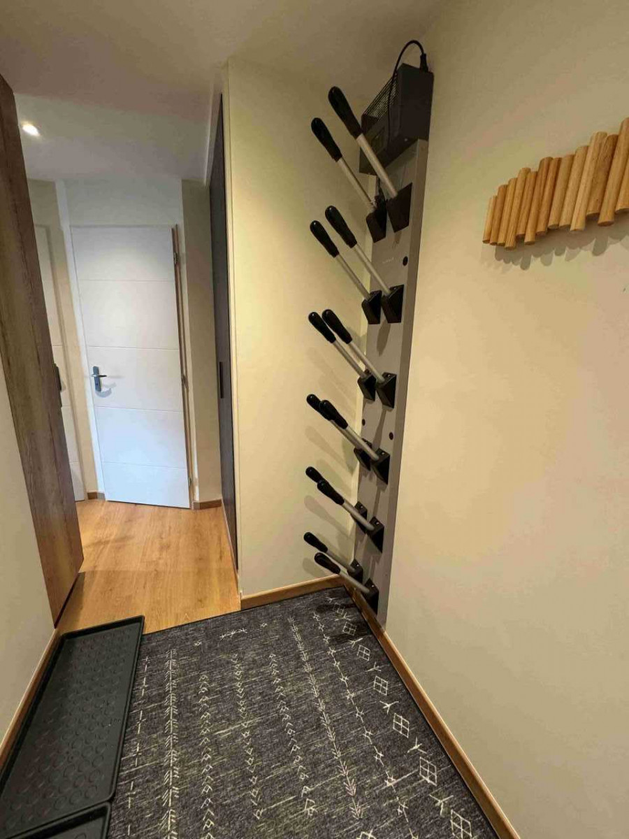 _lv_images__lot_0000250076_04_15021005 _lv_images__lot_0000250076_04_15021005