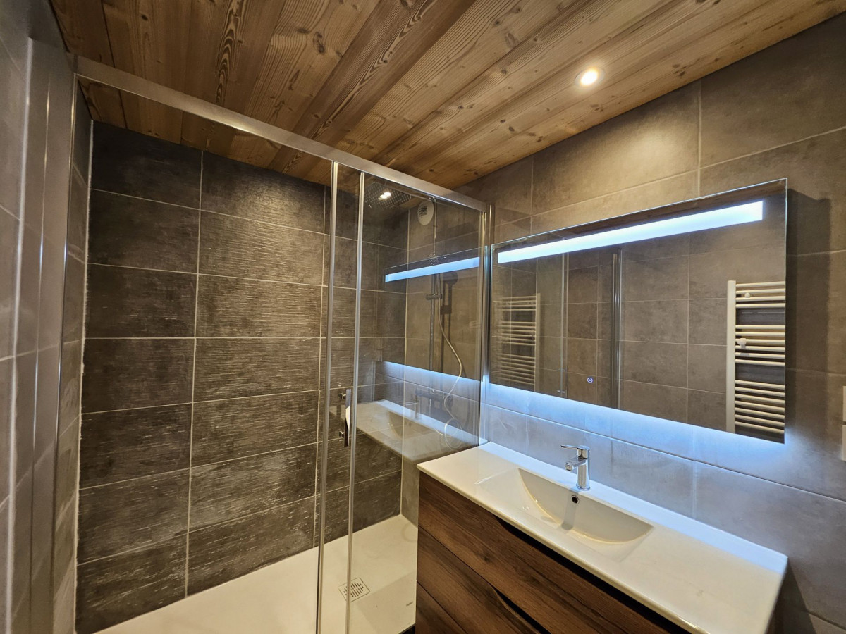 _lv_images__lot_0000280504_07_17608356