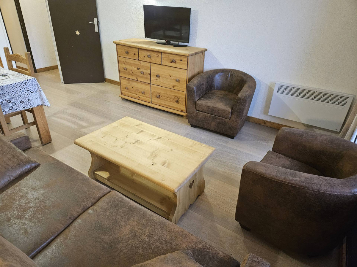 _lv_images__lot_0000280608_04_17004630