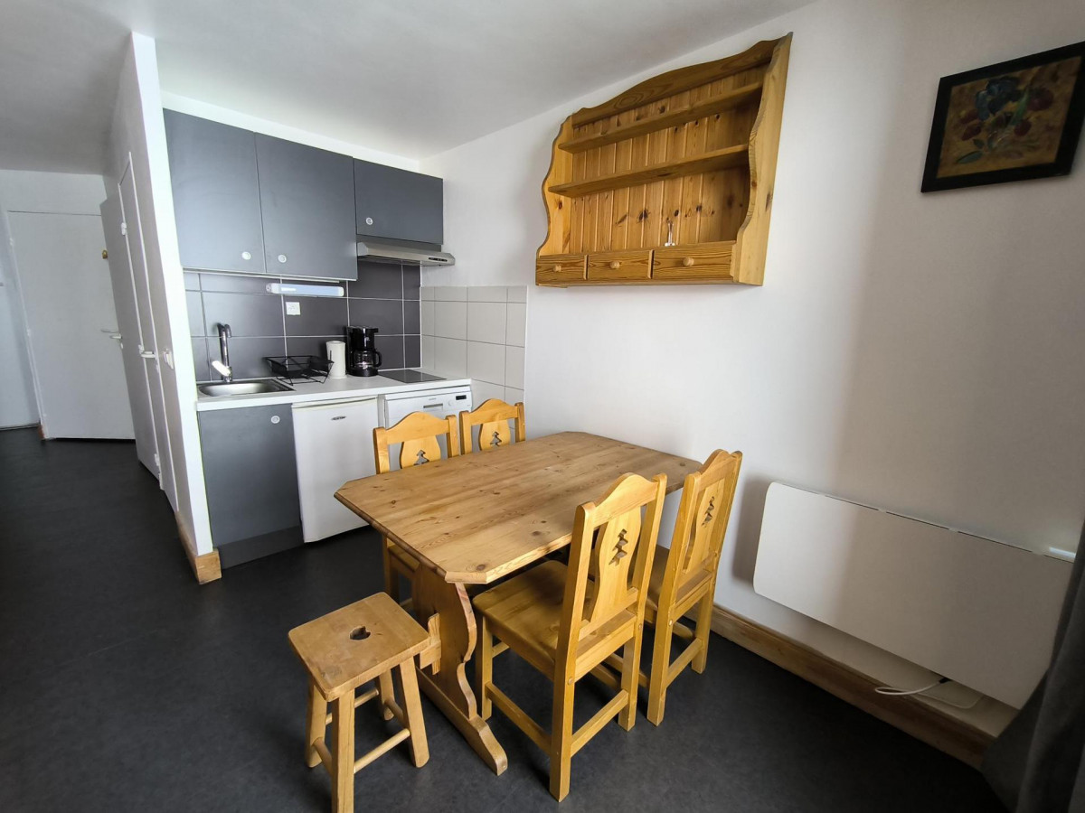 _lv_images__lot_0000480029_04_16990830