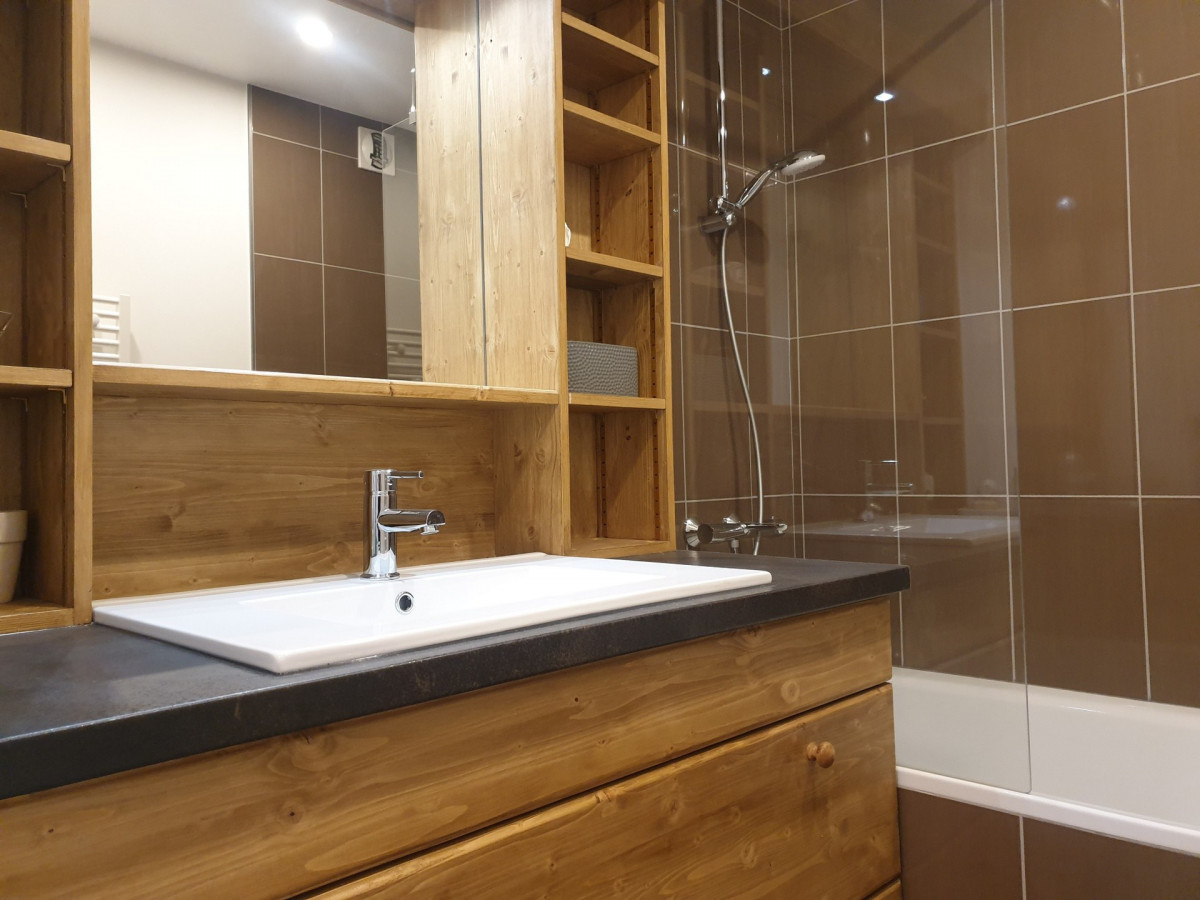 _lv_images__lot_0000480053_05_16907170