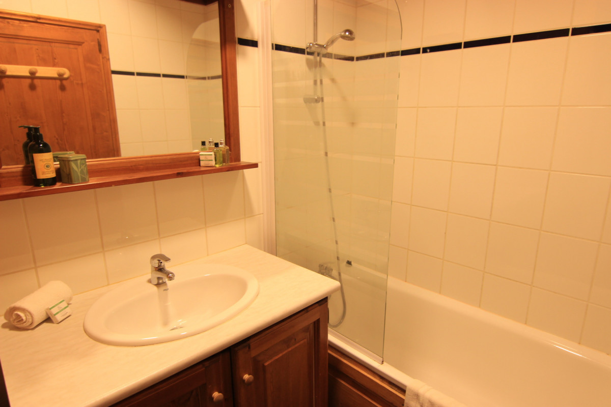 _lv_images__lot_0000480073_06_14999326