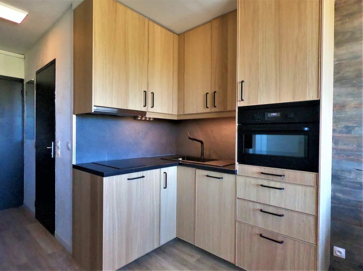 _lv_images__lot_0000480079_03_16549508