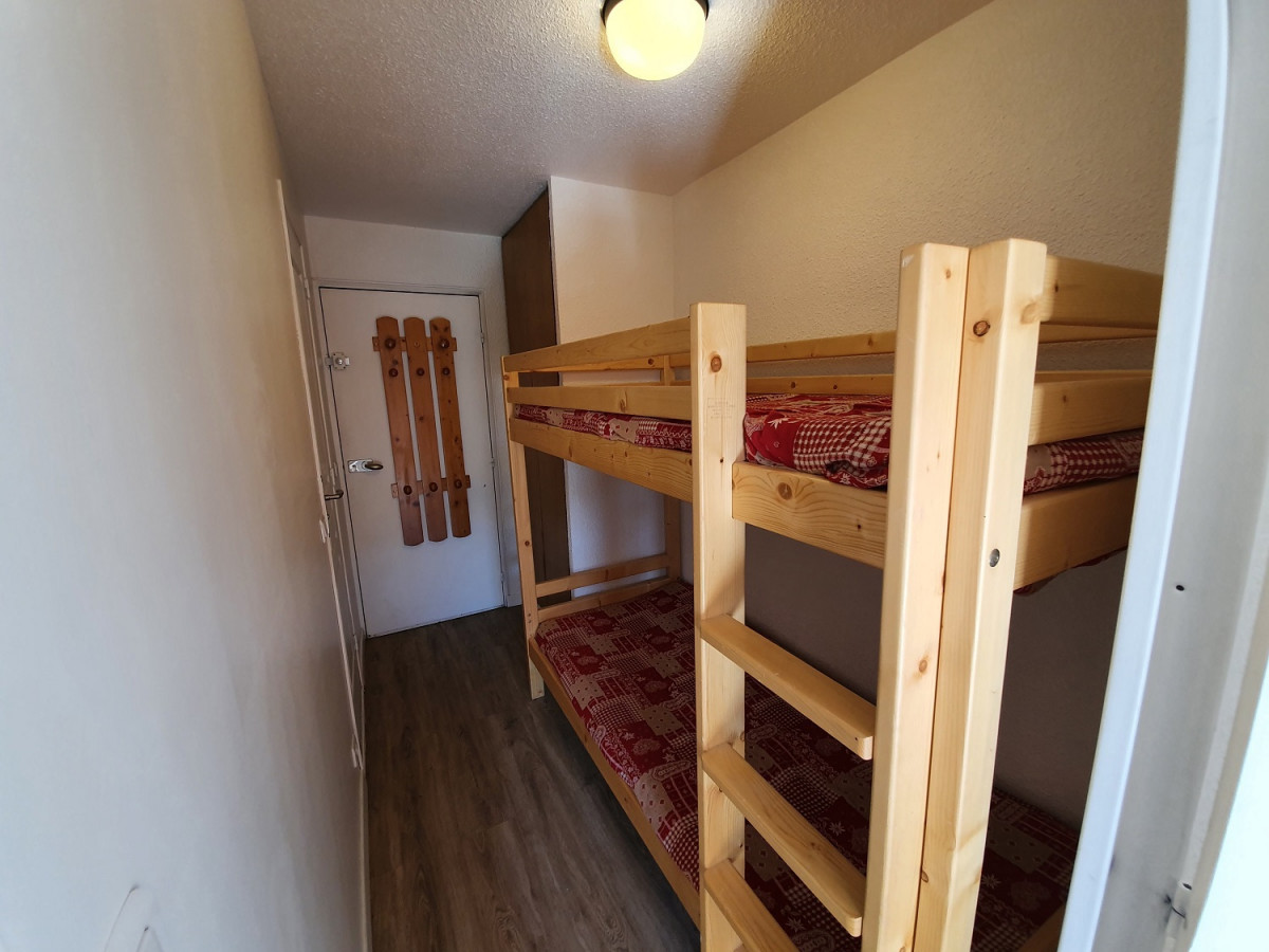 _lv_images__lot_0000480086_06_17321445