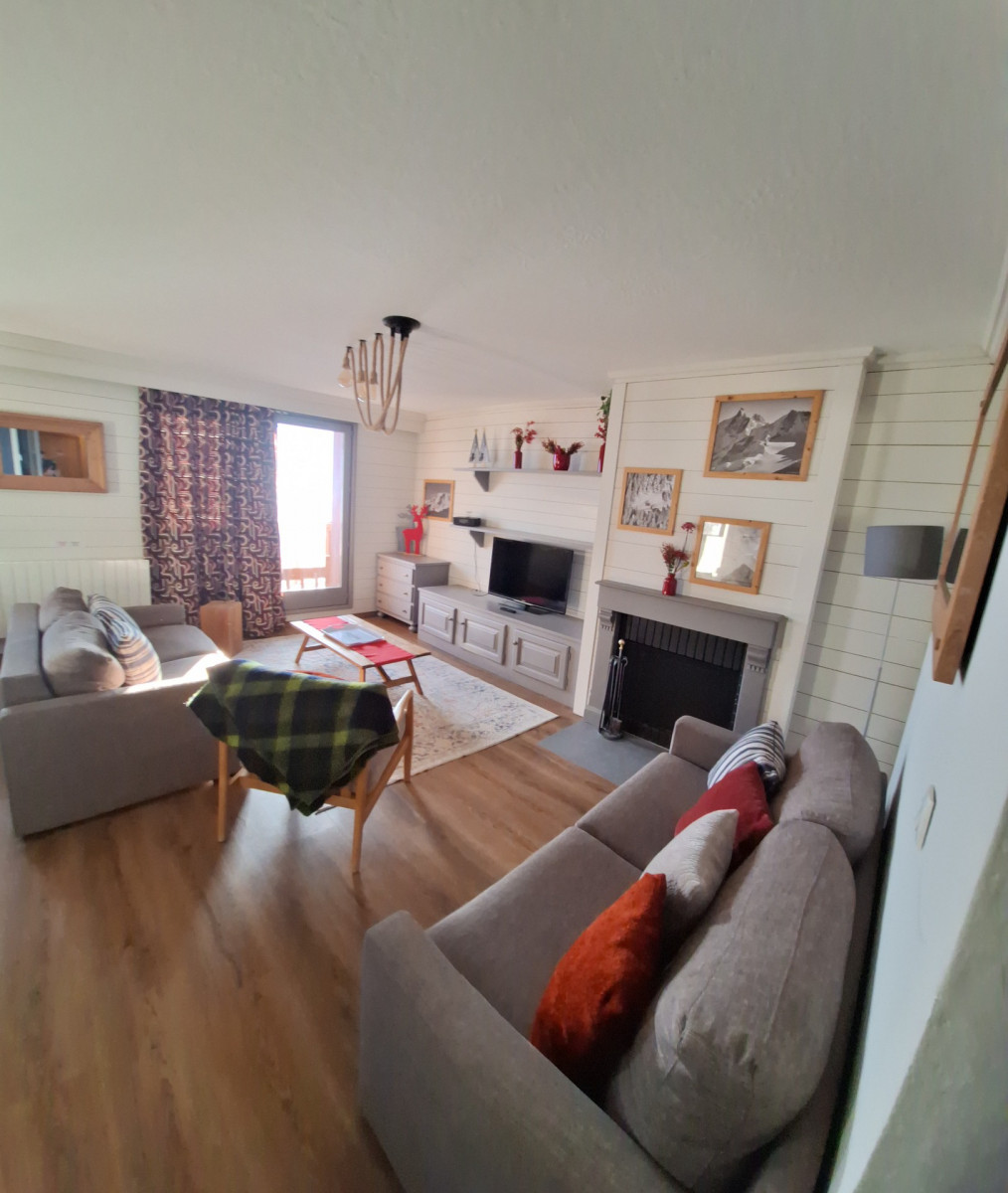 _lv_images__lot_0000480117_01_17595101