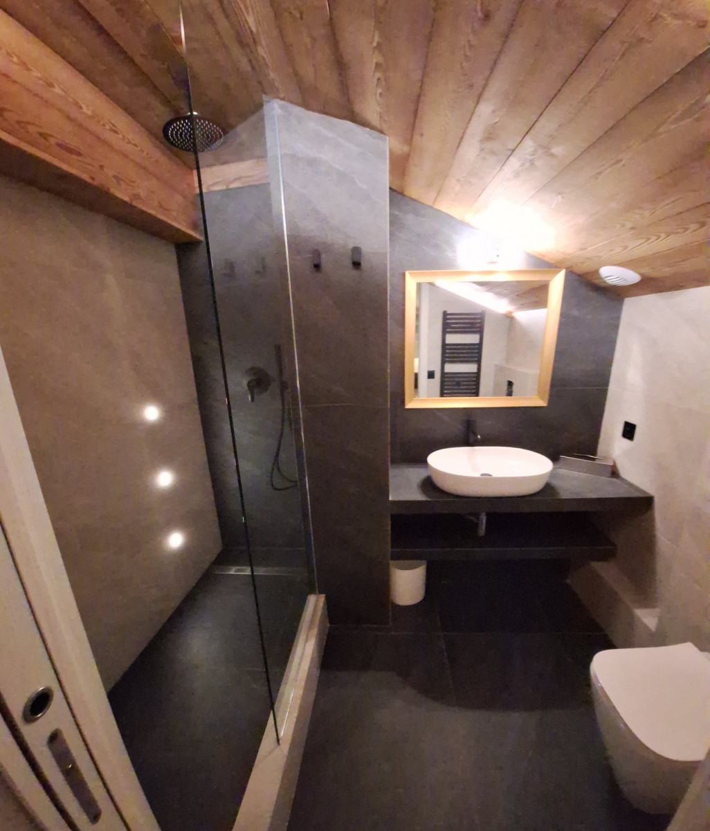 _lv_images__lot_0000480118_08_16326414