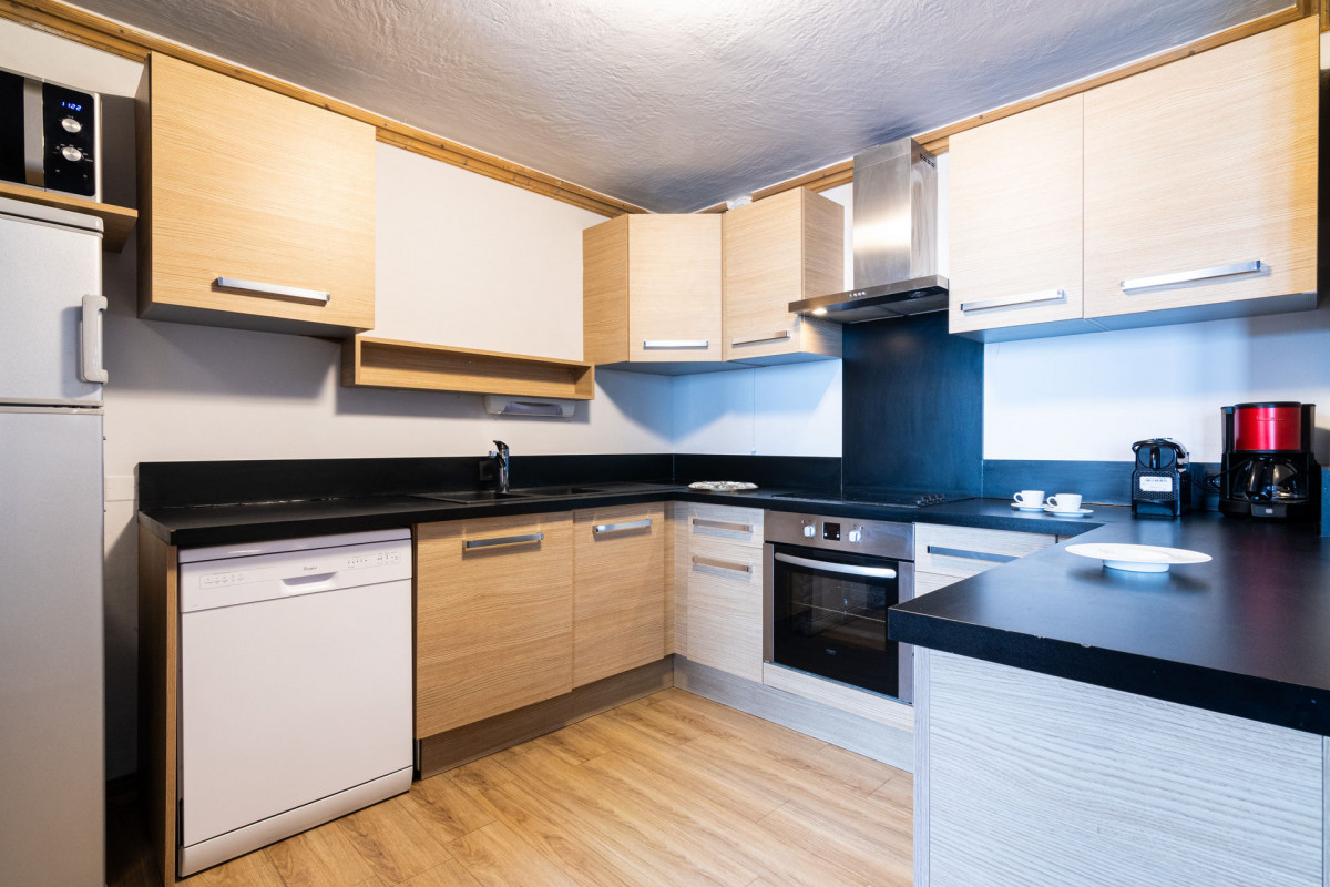 _lv_images__lot_0000480120_03_16477195