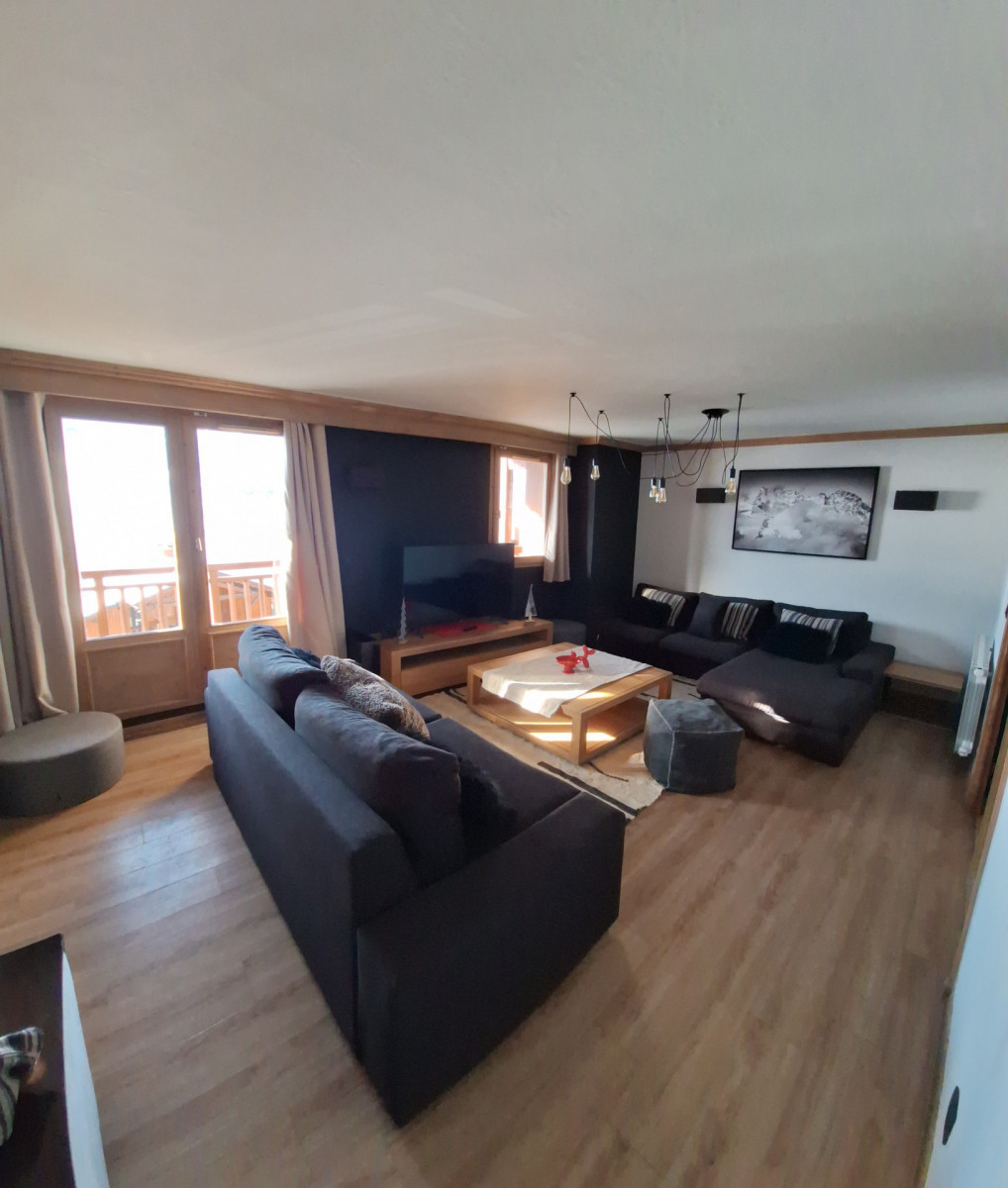 _lv_images__lot_0000480121_02_16349781