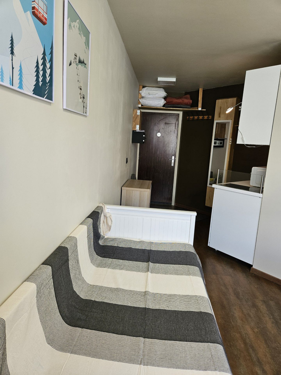 _lv_images__lot_0000480129_03_15890787