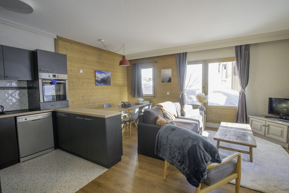 _lv_images__lot_0000480134_08_16920346