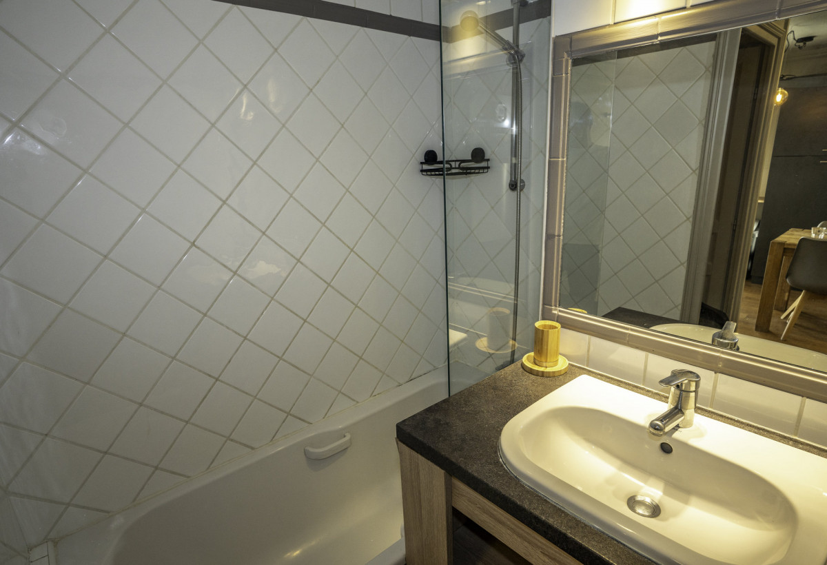 _lv_images__lot_0000480135_06_16947203