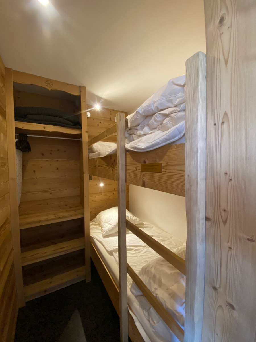 _lv_images__lot_0000990292_04_18986068 _lv_images__lot_0000990292_04_18986068