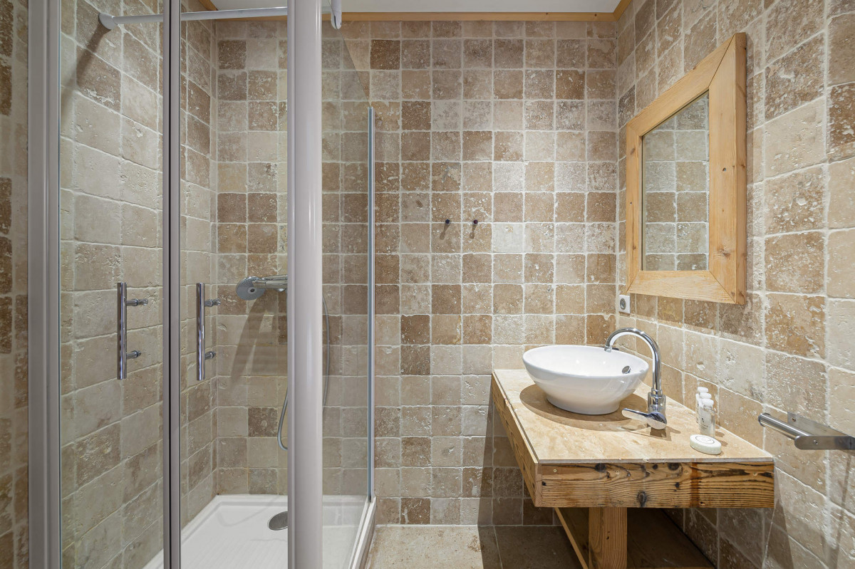 _lv_images__lot_0060511337_10_17540331