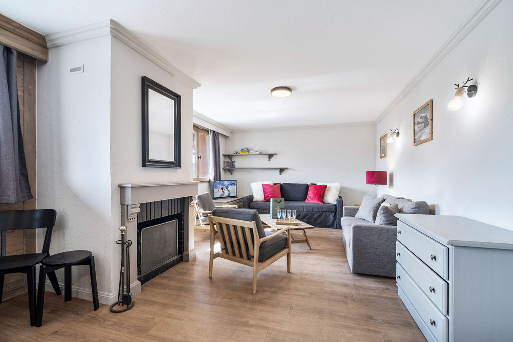 _lv_images__lot_0075553720_03_16465312