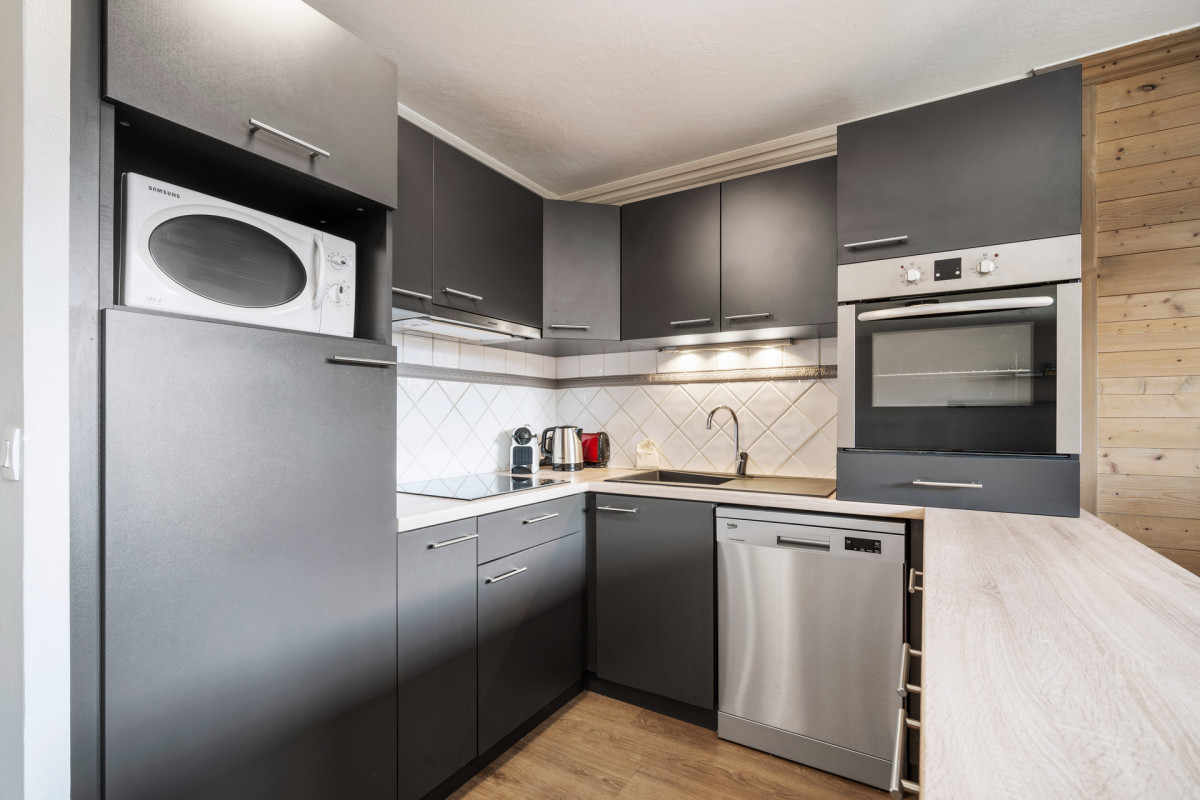 _lv_images__lot_0075553720_06_15907485