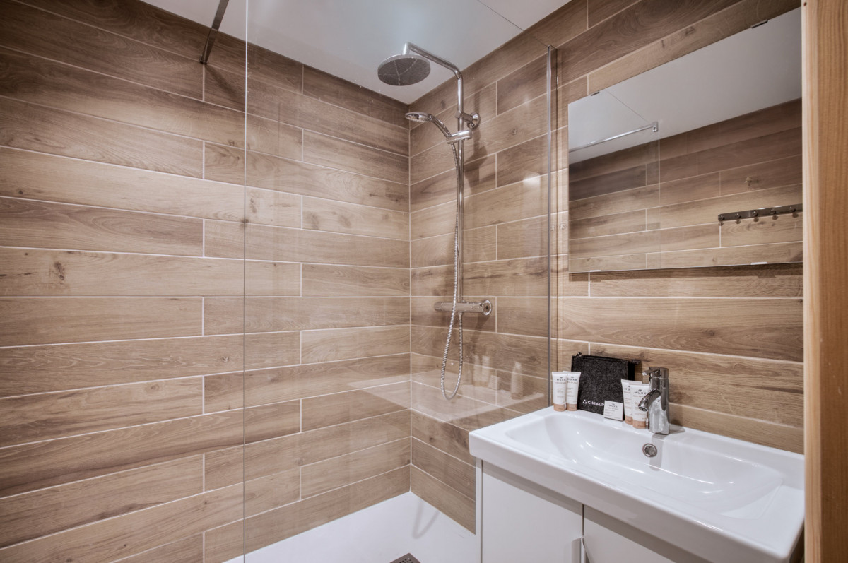 _lv_images__lot_0075553787_12_17493433