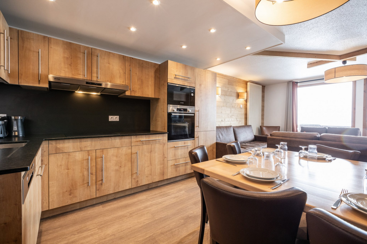 APPARTEMENT 12/14 PERSONNES 115M² - © @Val Chavière APPARTEMENT 12/14 PERSONNES 115M²