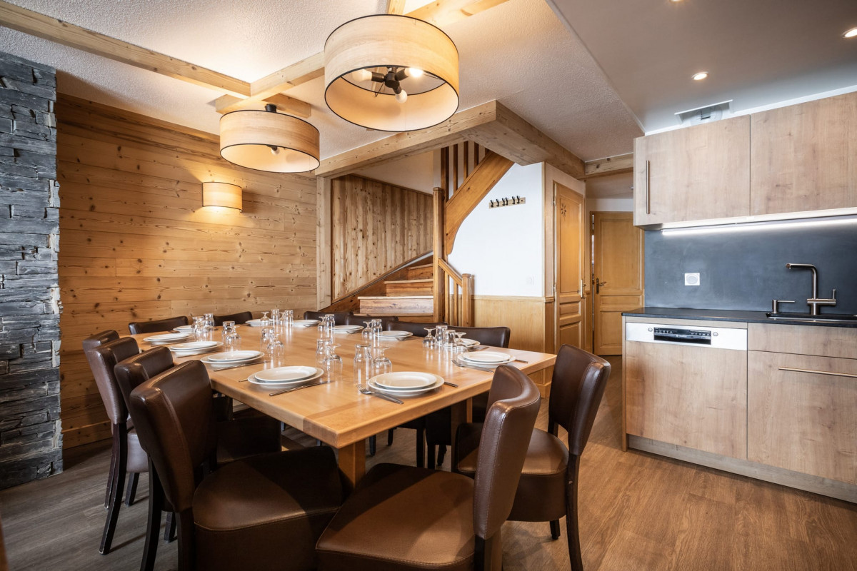 APPARTEMENT 12/14 PERSONNES 115M² - © @Val Chavière APPARTEMENT 12/14 PERSONNES 115M²