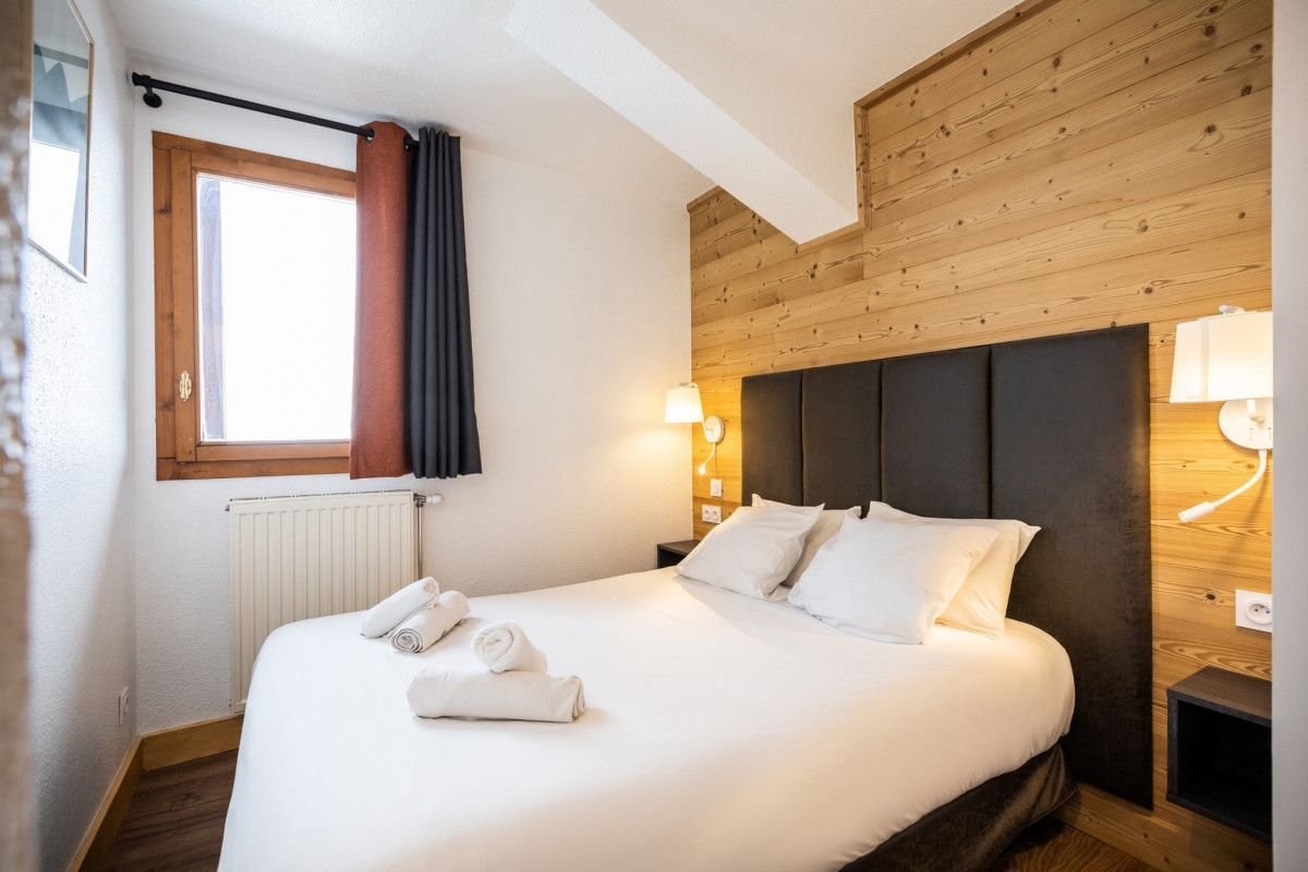 APPARTEMENT 12/14 PERSONNES 115M² - © @Val Chavière APPARTEMENT 12/14 PERSONNES 115M²