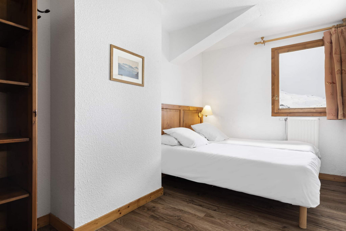 APPARTEMENT 12/14 PERSONNES PRESTIGE 160M² - © @Val Chavière APPARTEMENT 12/14 PERSONNES PRESTIGE 160M²