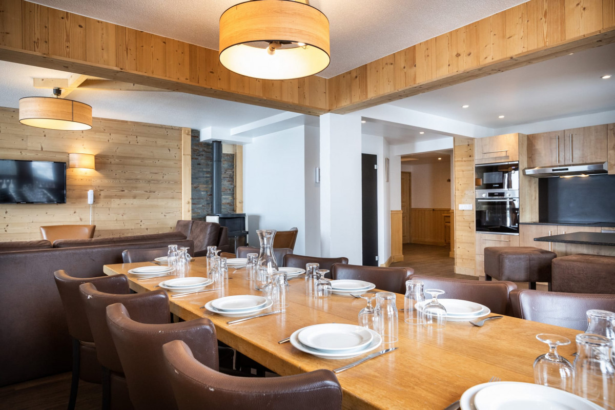 APPARTEMENT 12/14 PERSONNES PRESTIGE 160M² - © @Val Chavière APPARTEMENT 12/14 PERSONNES PRESTIGE 160M²