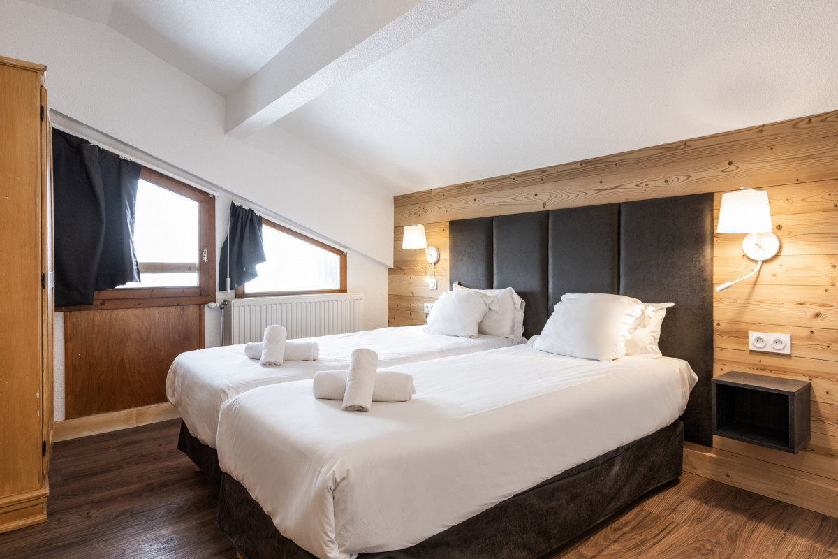 APPARTEMENT 12/14 PERSONNES PRESTIGE 160M² - © @Val Chavière APPARTEMENT 12/14 PERSONNES PRESTIGE 160M²