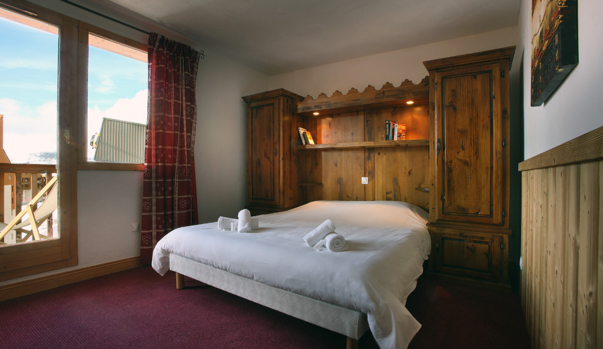 Chambre Double - ©Résidence Chalet des Neiges Plein Sud Chambre Double - ©Résidence Chalet des Neiges Plein Sud