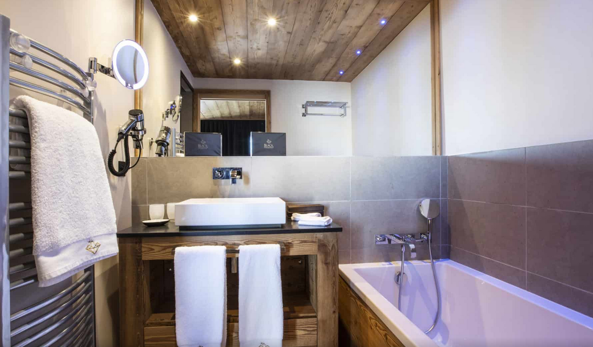 Koh-I Nor - Chalet Golden Jubilee - © @Koh-I Nor Koh-I Nor - Chalet Golden Jubilee