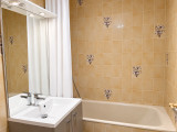 201_1_SERA8_lv_images__lot_0000990341_03_20260915111242