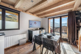 _lv_images__lot_0060511334_03_14076670