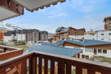 _lv_images__lot_0074061548_07_12398887