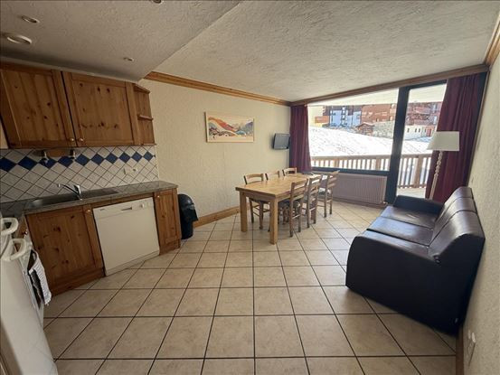 2002ca4d-2619-44f6-9c97-c1624bb2a11a-16809424