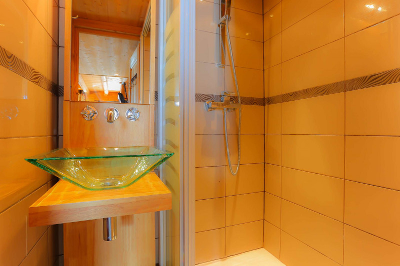 _clients_227344004_photos_356j_18150270