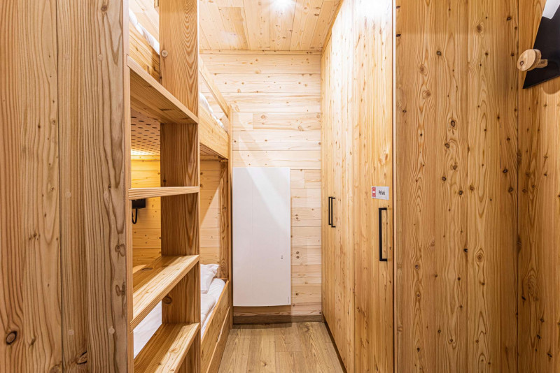 _clients_227360001_photos_135m_17477046