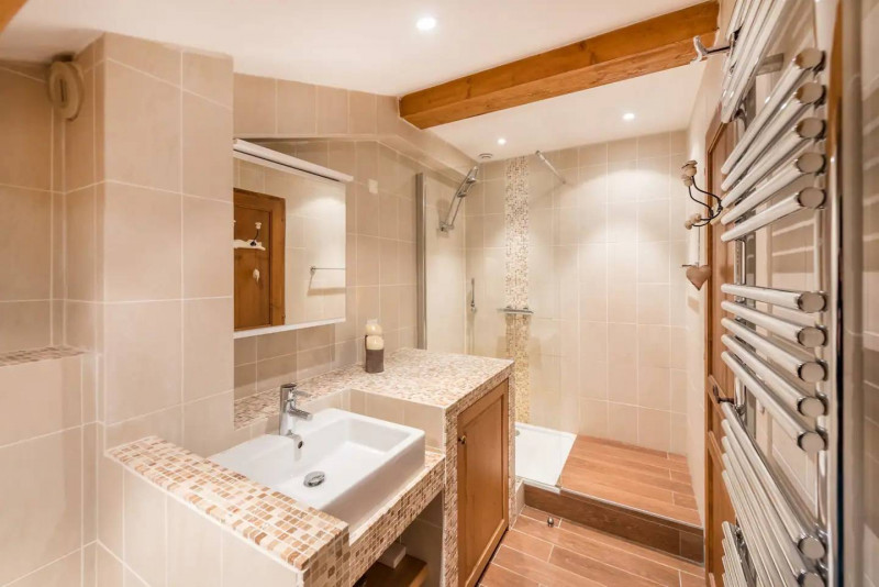 _clients_227360001_photos_14o_15232234