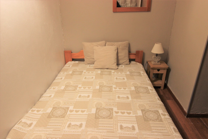 _lv_images__lot_0000030007_08_16741994