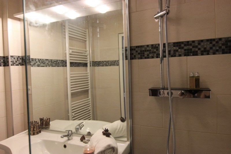 _lv_images__lot_0000120017_09_12422027